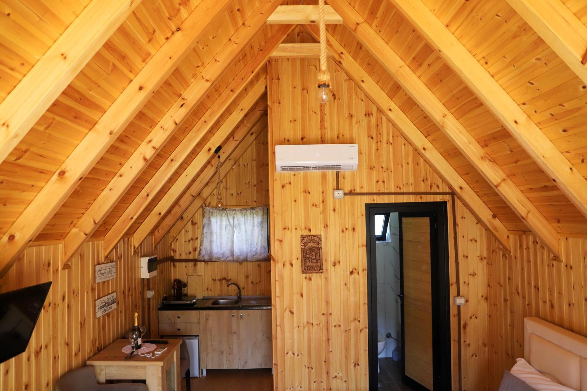 Wood House * Berat